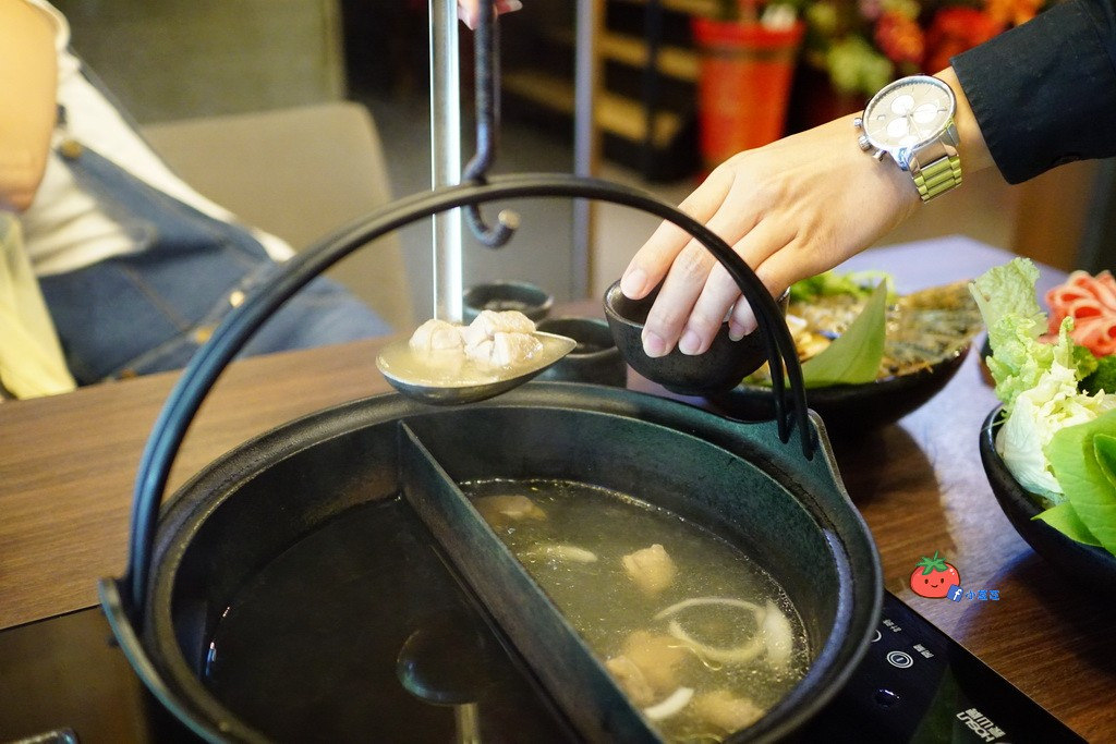 台北好喝雞湯 六張犁美食 椰蘶椰子雞鍋物