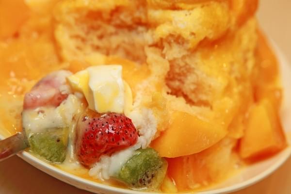 芒果皇帝：永康街冰品「芒果皇帝」品嘗盛夏沁涼的芒果雪花冰～新鮮水果好滋味