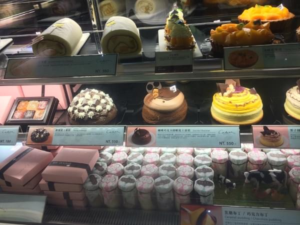 Cadeau可朵法式甜點(京站店)：Cadeau可朵法式甜點(京站)濃郁芳香、舌尖化開的美味幸福，手工布丁禮盒